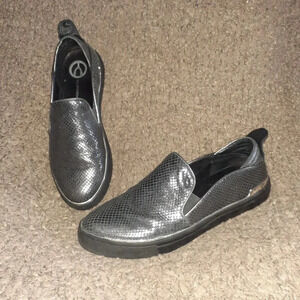 WISHBONE COLLECTION-Metallic Leather Loafers
